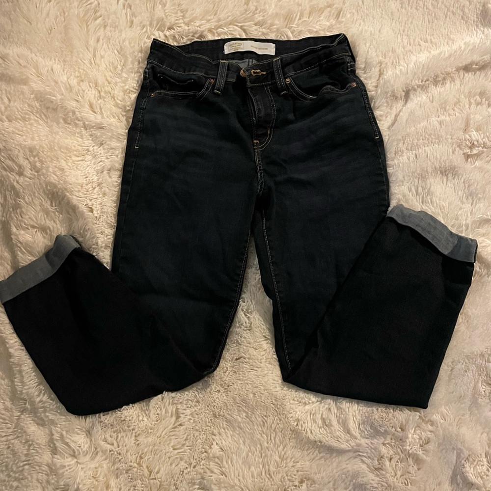 EUC Levi Signature Mid Rise Boyfriend Jeans